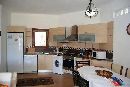 فيلة Myc Villalari