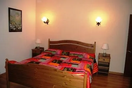 Myc Villalari فيلة Gurece